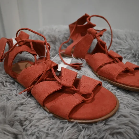 Sandals - Picture 2 of 2